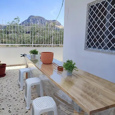 Akrokorinthos View House